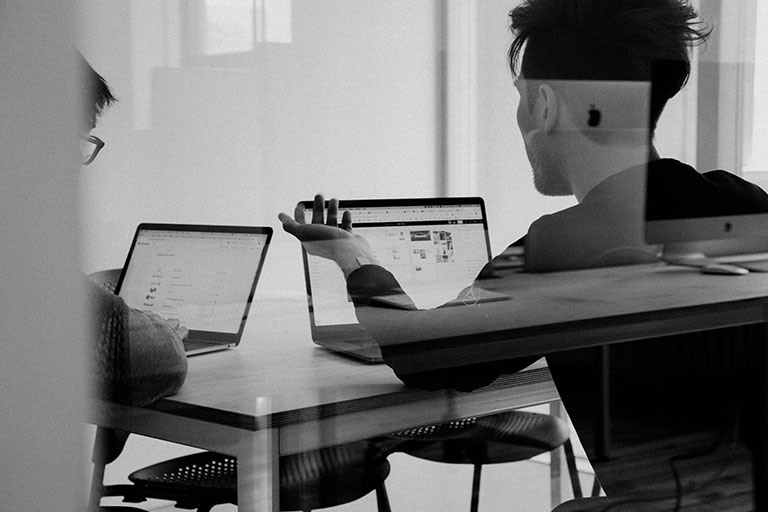 Performance review tips for managers that improve communication.